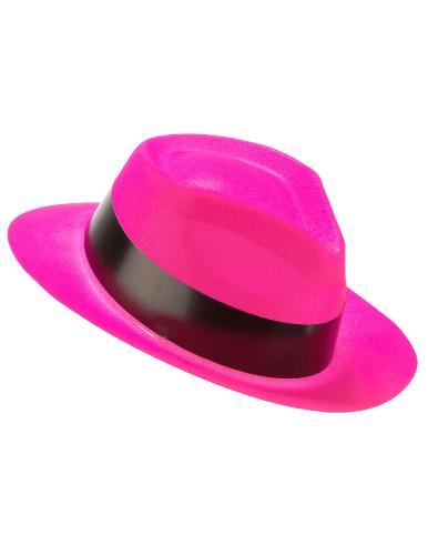 chapeau rose en plastique