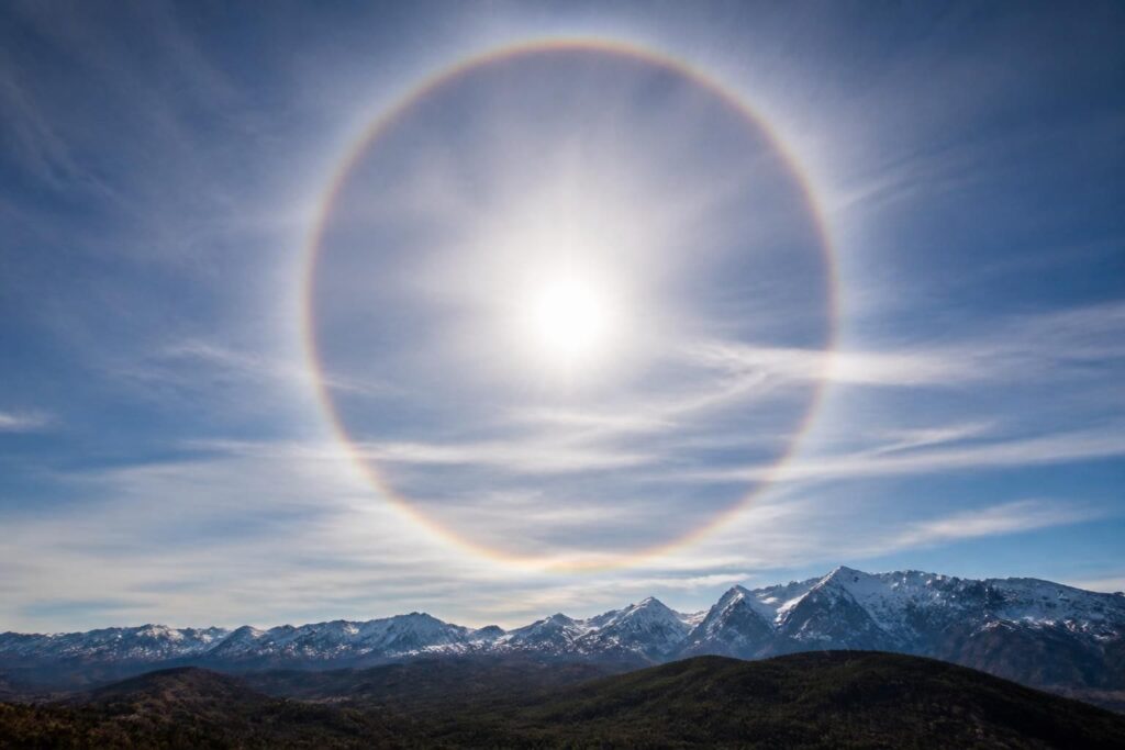 découvrez ce qu'est un halo, ce phénomène lumineux naturel qui illumine le ciel. comprenez ses origines, ses différentes formes et pourquoi il fascine les observateurs.
