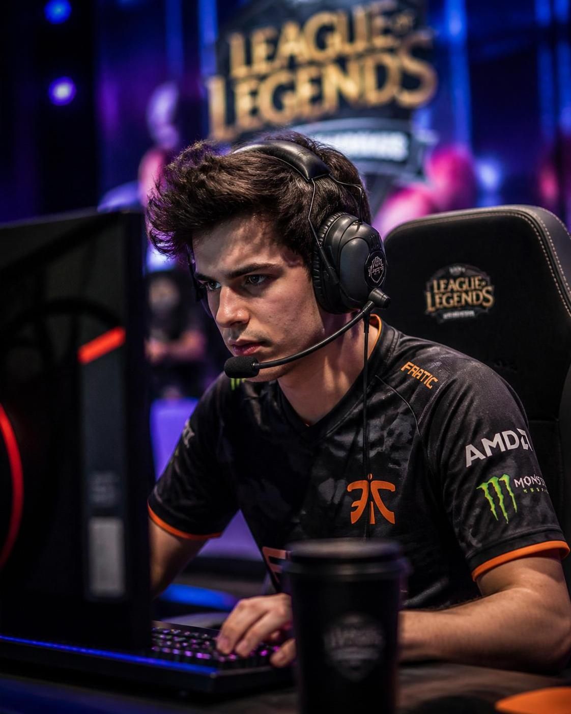 découvrez le rôle et l'influence de senpai lol au sein de la communauté gaming française, et son impact sur les joueurs et les fans.