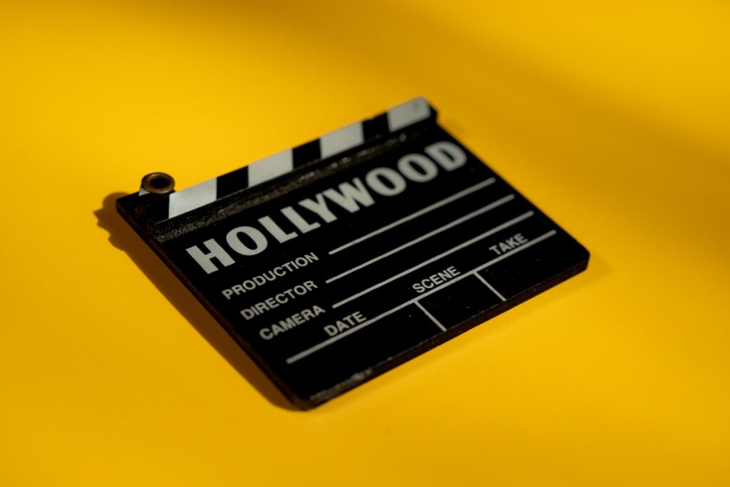 The universal symbol of cinema. A minimalist yet powerful image representing the magical world of audiovisual productions and creative storytelling.